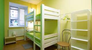 Хостел CityLime Hostel Санкт-Петербург Кровать в четырёхместной женской комнате-1