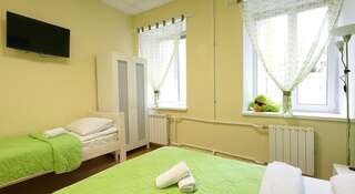 Хостел CityLime Hostel Санкт-Петербург Семейный номер с ванной комнатой-5
